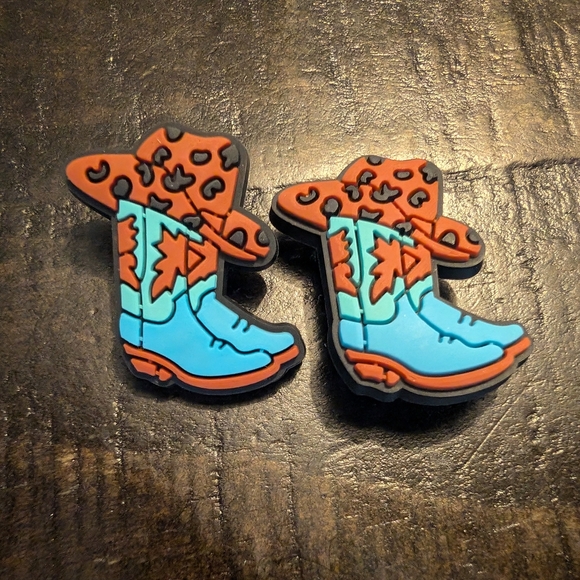 🛍️4 For $15🛍️Jibbitz CROCS Blue and Brown Boot Charms - Picture 2 of 5